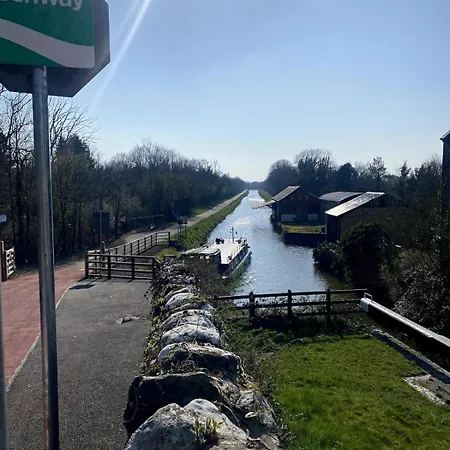 Deerpark Stables 아파트 *